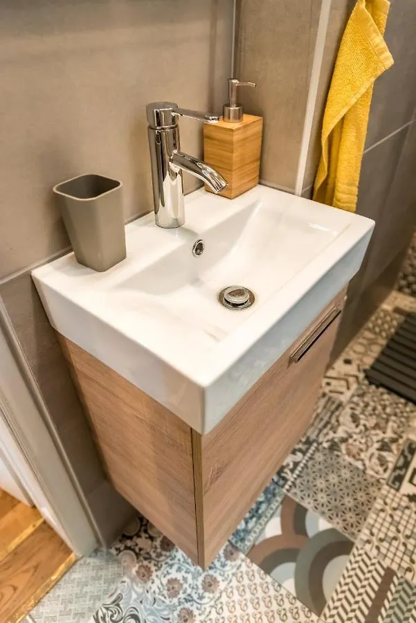R38 - Artists Luxury Home Budapeste 0*,