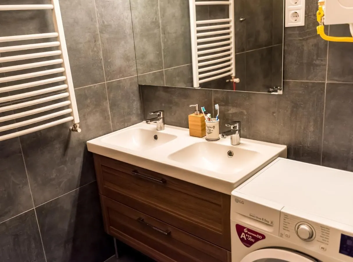 R38 - Artists Luxury Home Budapeste Hungria