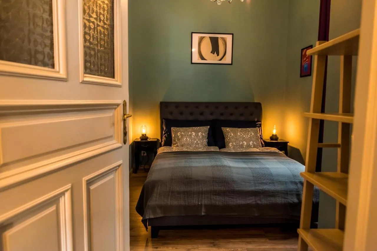 R38 - Artists Luxury Home Budapeste Apartamento