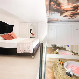 Enzo Capo Vip Budapest