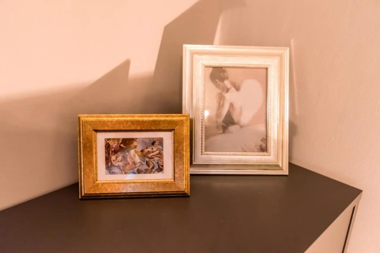 R38 - Artists Luxury Home Budapest Apartment