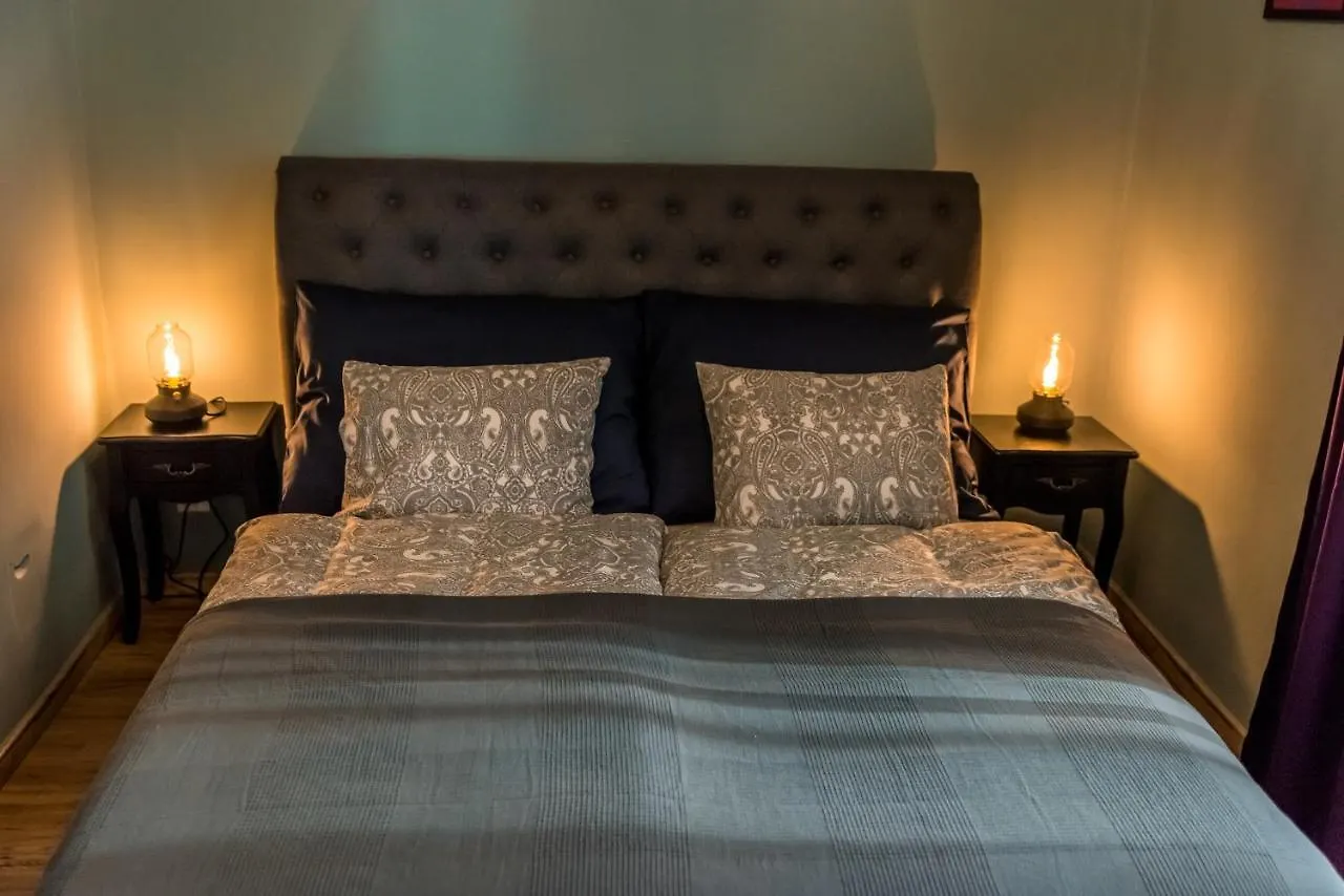 R38 - Artists Luxury Home Budapest