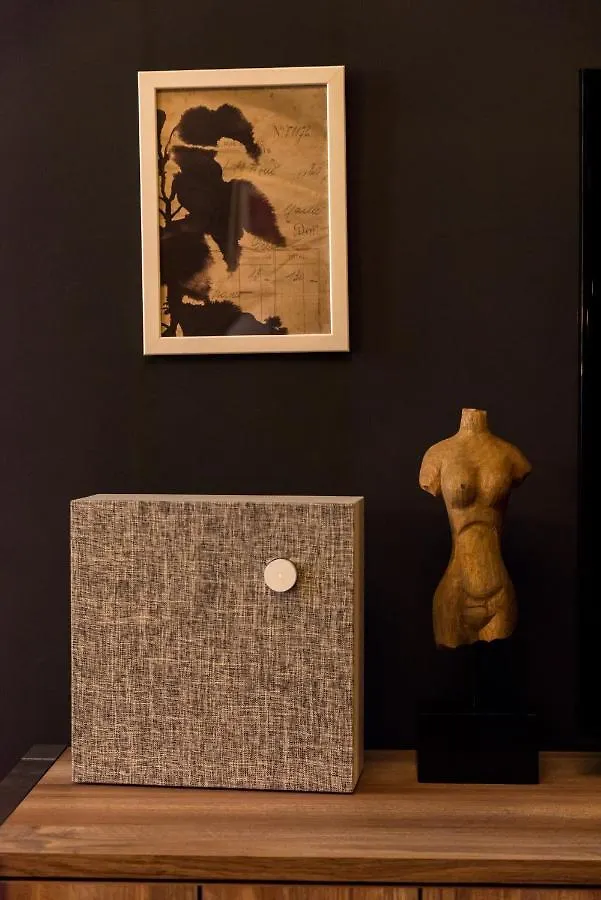 R38 - Artists Luxury Home Budapest