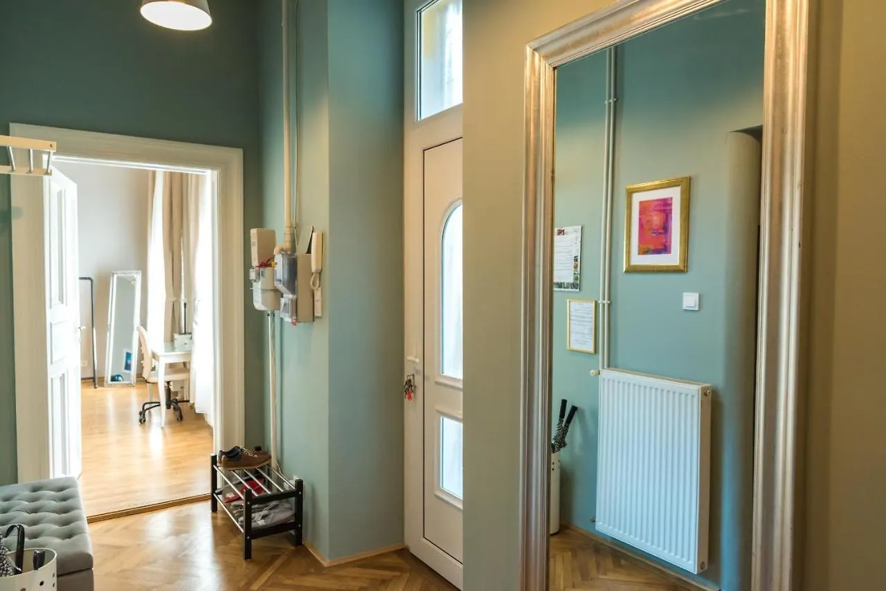 Apartment R38 - Artists Luxury Home Budapest Hungary