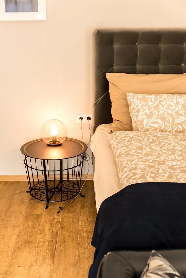 R38 - Artists Luxury Home Budapest 0*,  Hungary