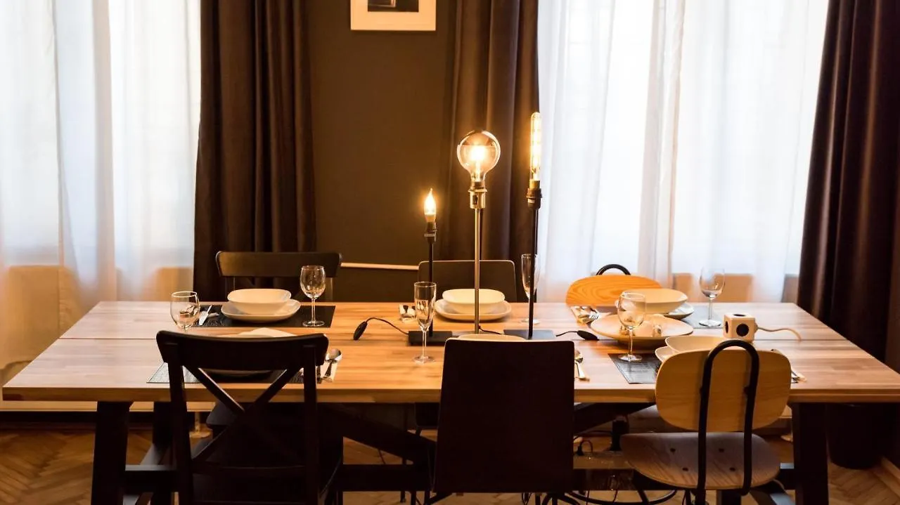 R38 - Artists Luxury Home Budapest