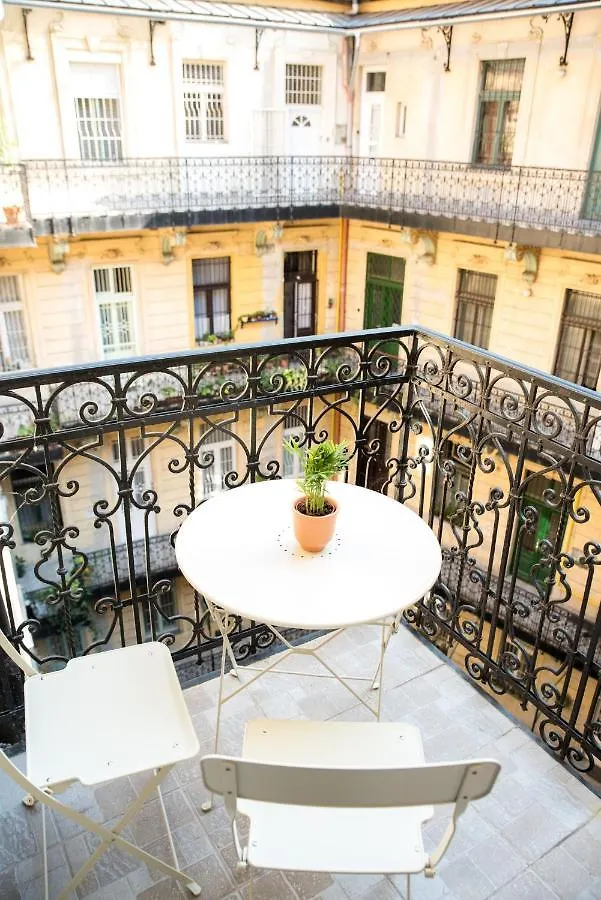 R38 - Artists Luxury Home Budapest Apartment